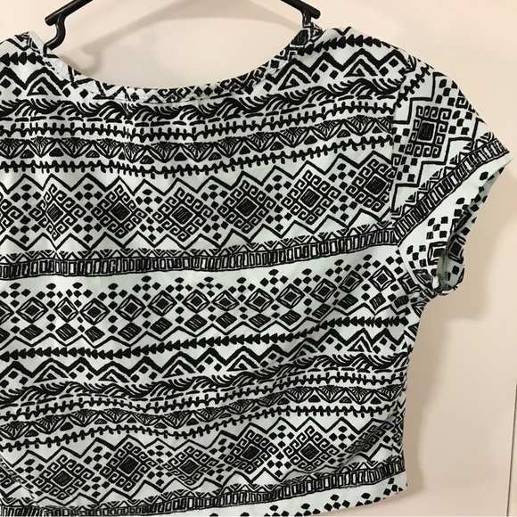 3/$15 forever 21 cotton spandex mint green Aztec print crop top - Picture 6 of 7